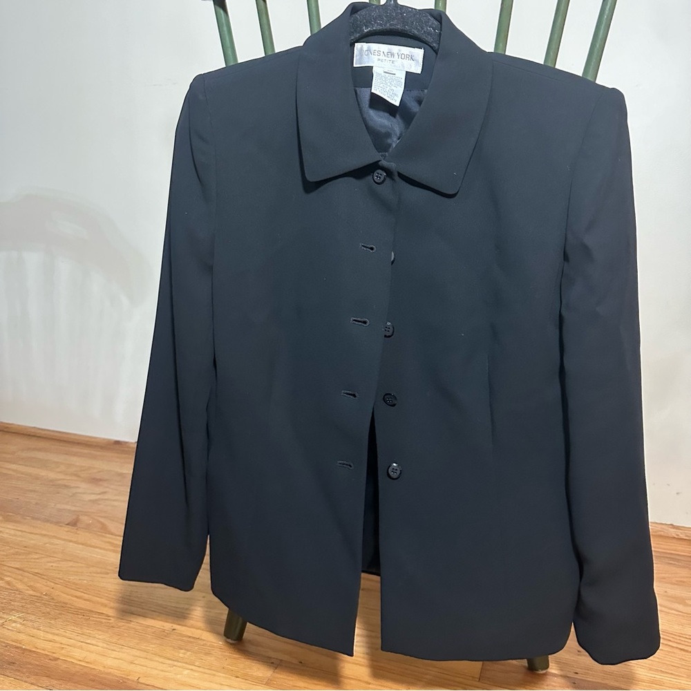 Jones New York petite suite jacket! Dark color